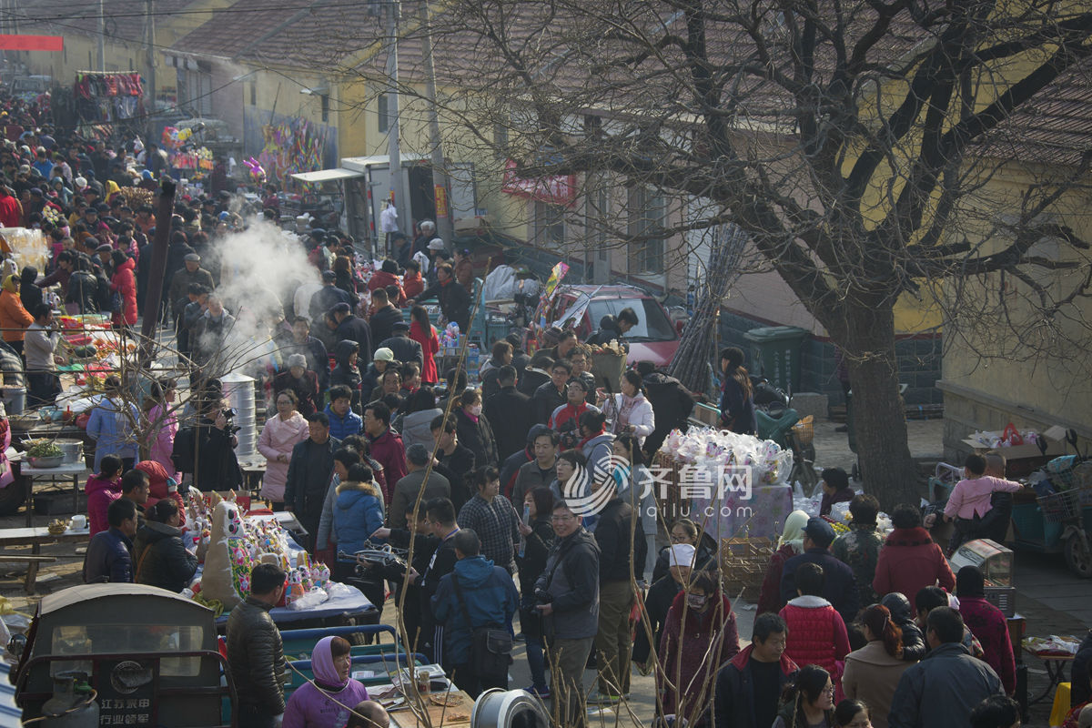 感受非遺文化 山東火把李廟會(huì)泥塑娃娃當(dāng)主角[組圖]