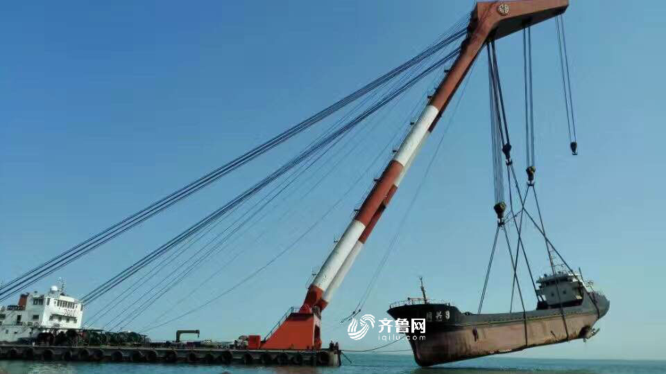 煙臺(tái)：“同興9”擱淺貨船被成功打撈[組圖]