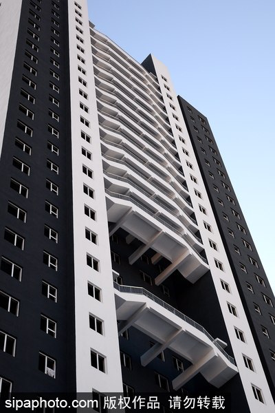 沈陽現巨型“搓衣板”大樓 造型有趣奪人眼球（組圖）