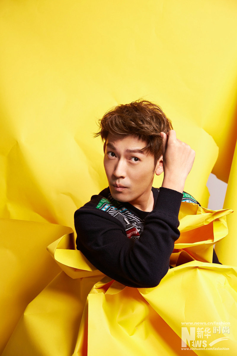 張博時尚大片曝光 早春穿搭散發型男魅力