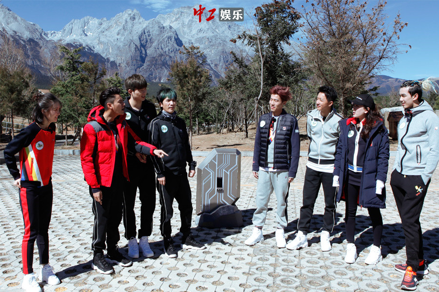 《二十四小時(shí)》“時(shí)空水手”麗江上演尋龍記 陳坤賣萌闖關(guān)