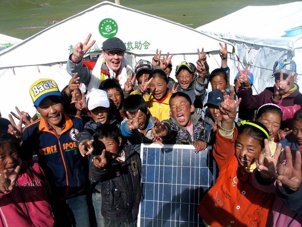 艾瑞克跑兩會 | 這個大有來頭的外籍記者，每天只用一分鐘，讓你身臨其境“學”兩會