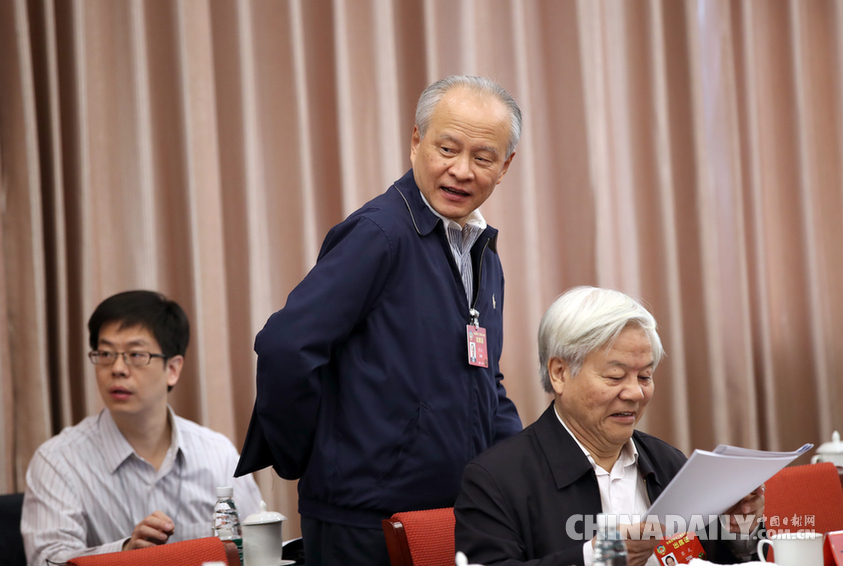 全國(guó)政協(xié)十二屆五次會(huì)議對(duì)外友好界別舉行小組會(huì)議