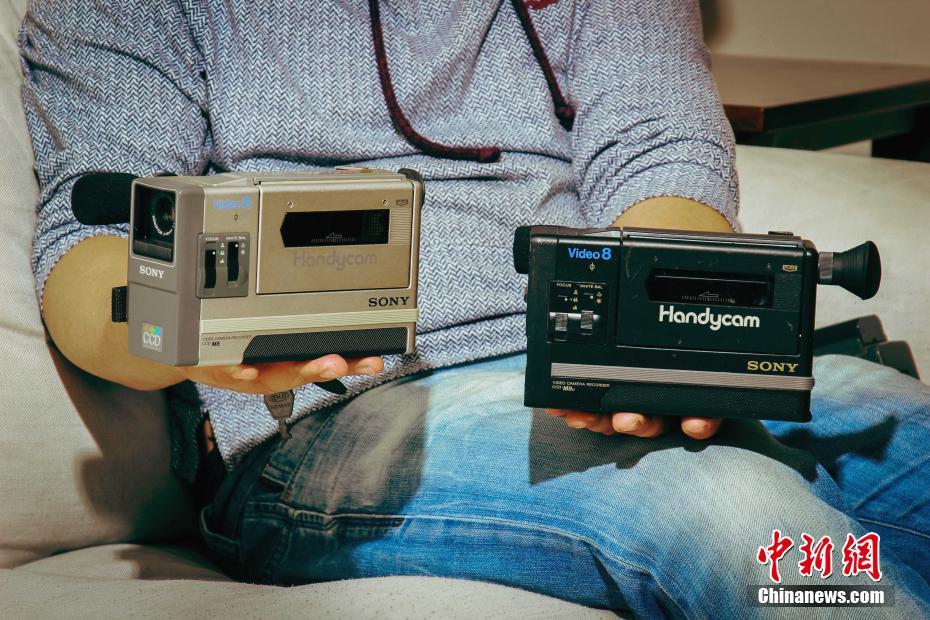 天津80后小伙收藏百余臺經(jīng)典攝像機（組圖）