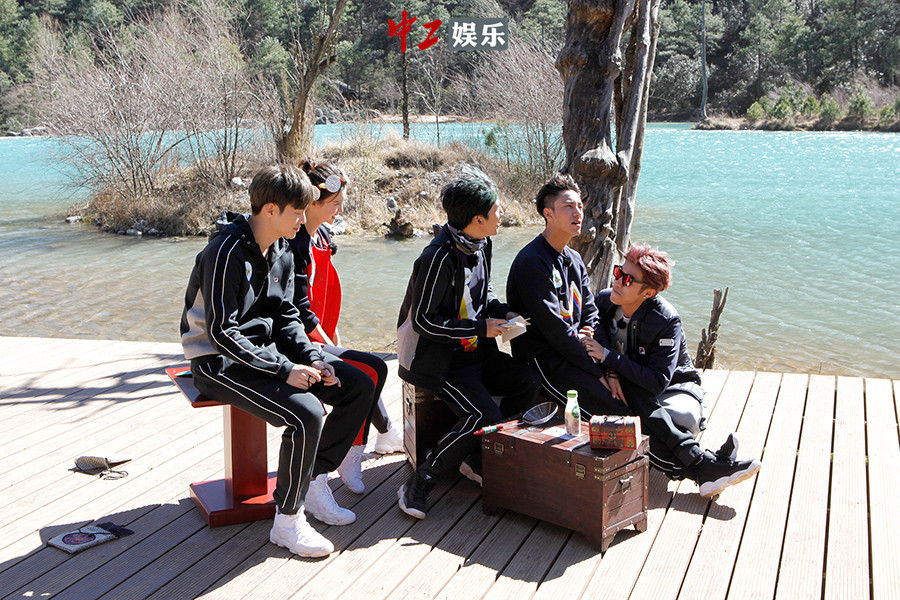 《二十四小時》吳磊麗江跑酷帥翻網(wǎng)友 陳坤開座談會聊人生