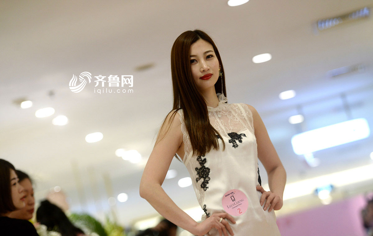 三八節來襲 濟南商家讓模特穿內衣走秀引顧客