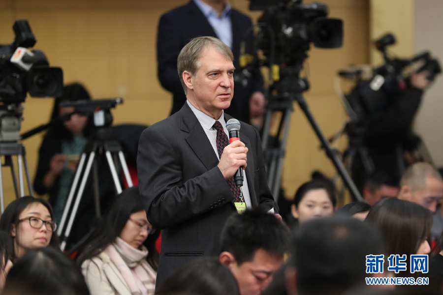 彭博新聞社記者提問