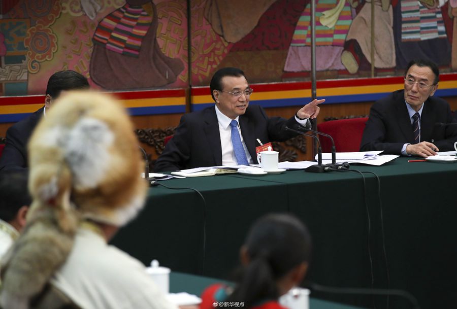 李克強(qiáng)參加西藏代表團(tuán)審議：民族團(tuán)結(jié)要像糌粑和糍粑那樣捏成團(tuán)、聚成團(tuán)、抱成團(tuán)