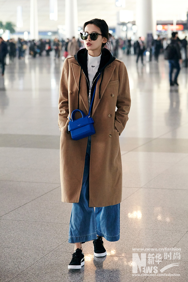 孫怡最新機場街拍曝光 酷勁十足簡約風