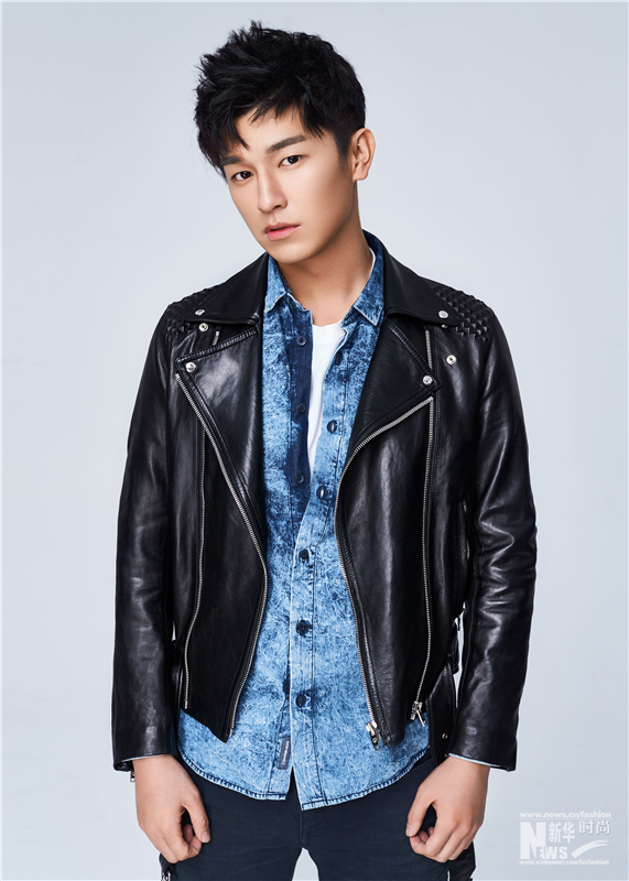 楊旭文曝早春寫真大片 百變駕馭文藝復古風