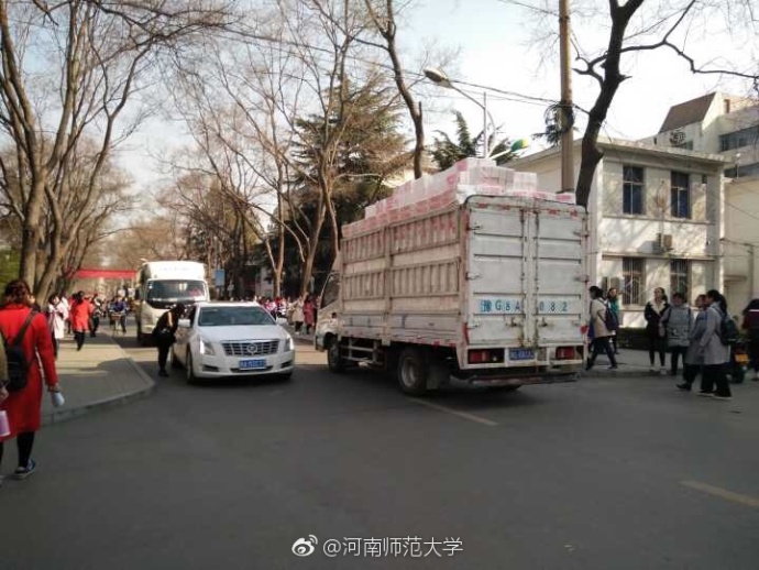 高校發(fā)衛(wèi)生紙福利 網(wǎng)友：看看別人家的學(xué)校！【圖】