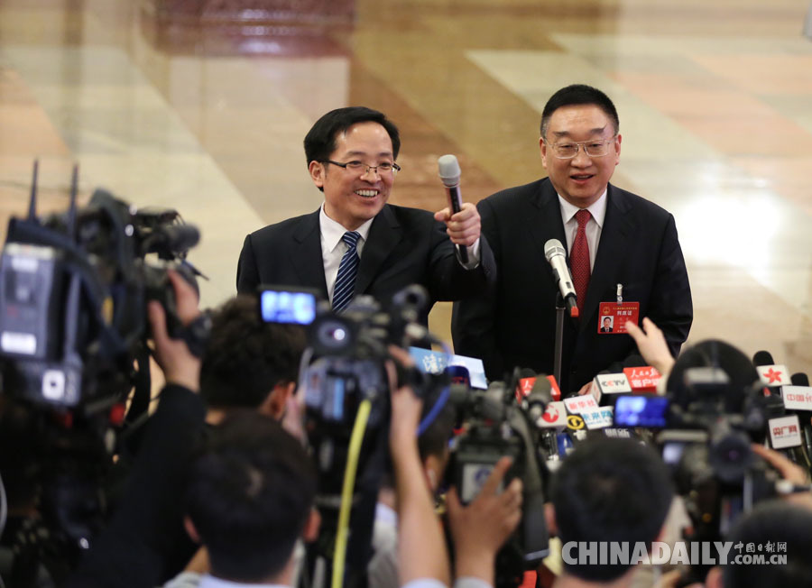 “部長(zhǎng)通道”采訪部長(zhǎng)