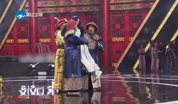 《紀(jì)曉嵐》17年后重聚 “杜小月”深情擁抱王剛