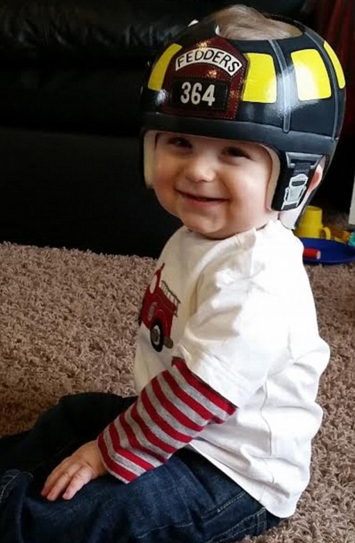 贊！美老嫗妙手繪醫(yī)療帽精美如藝術(shù)品