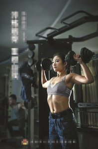 成都帥氣警花照走紅網絡 網友稱贊