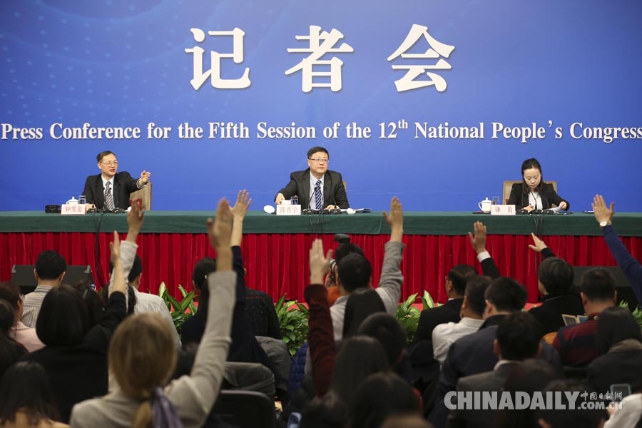 環保部部長陳吉寧就“加強生態環境保護”答記者問