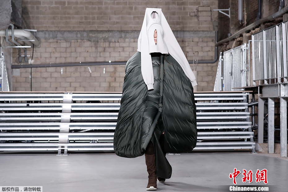 組圖：那些時(shí)裝周上辣眼睛的時(shí)尚