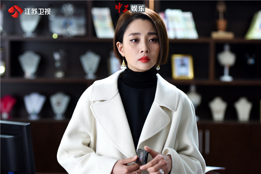 《雞毛飛上天》女企業家經歷吸睛，殷桃高姝瑤情場商場雙斗艷