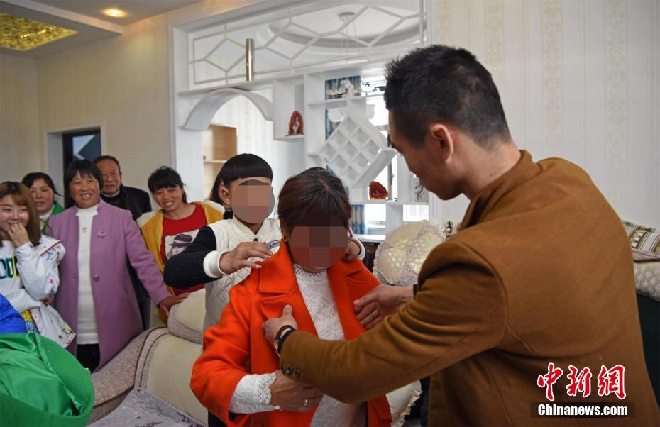 男子3歲遭拐賣 20年后與親生父母相認