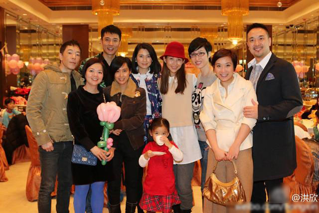 洪欣朱茵蔡少芬陳法蓉相擁合影 網友：一群天仙！