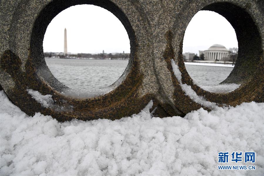 美國東北部遭遇暴風雪 數千航班取消（組圖）