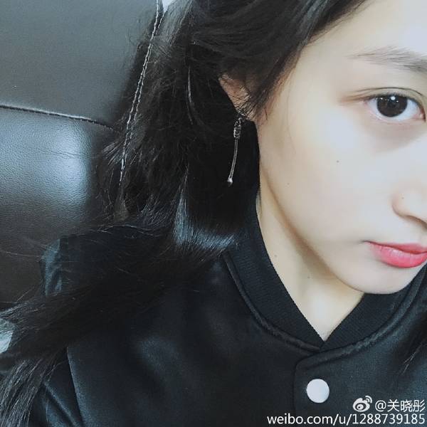 關(guān)曉彤為爸爸做菜 卻被網(wǎng)友看出了小心機