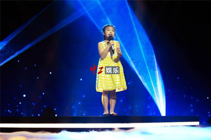 9歲譚芷昀《神奇的孩子》 做傳播愛(ài)的 “心靈按摩師”