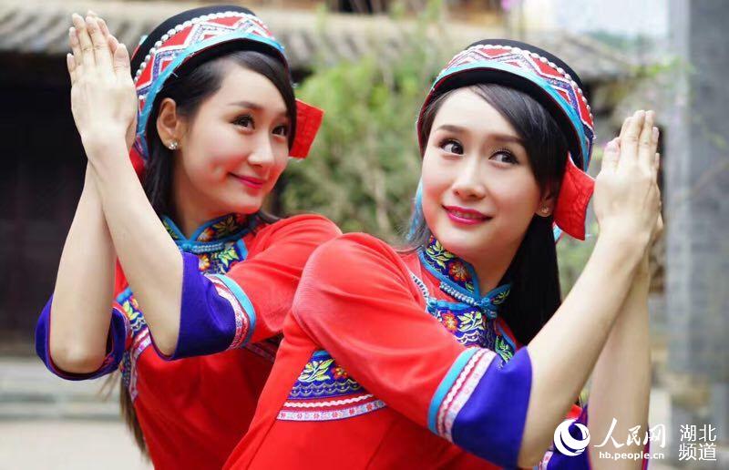 武漢雙胞胎教師被選為國際雙胞胎節形象代言人