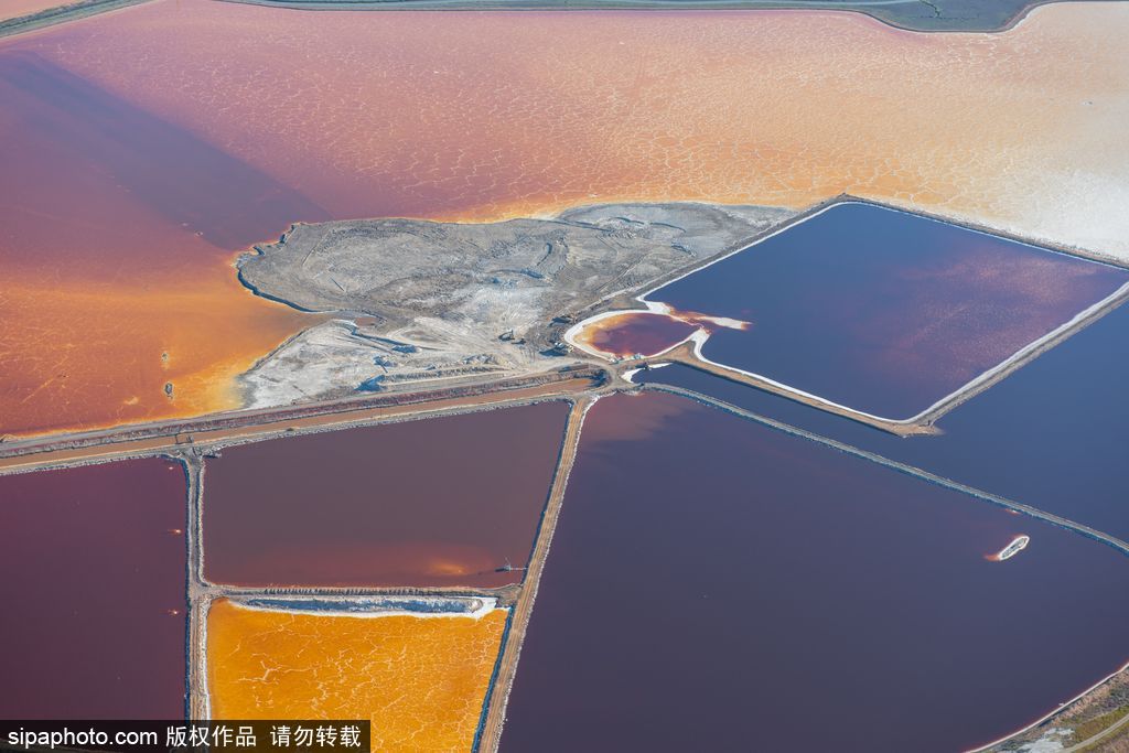 這才是上帝的調色盤！航拍美國鹽蒸發(fā)池色彩繽紛