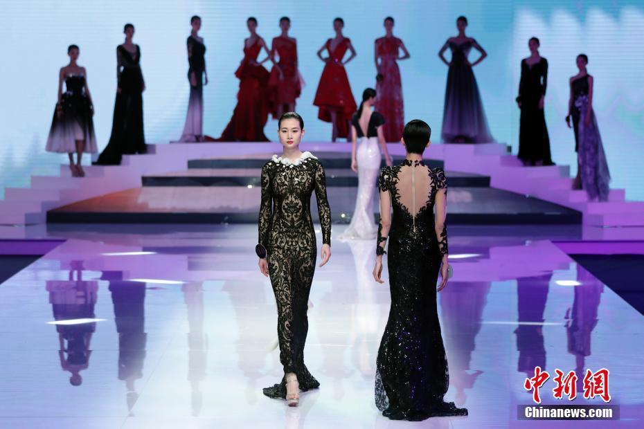 中國超級模特大賽舉行 滿眼都是大長腿！
