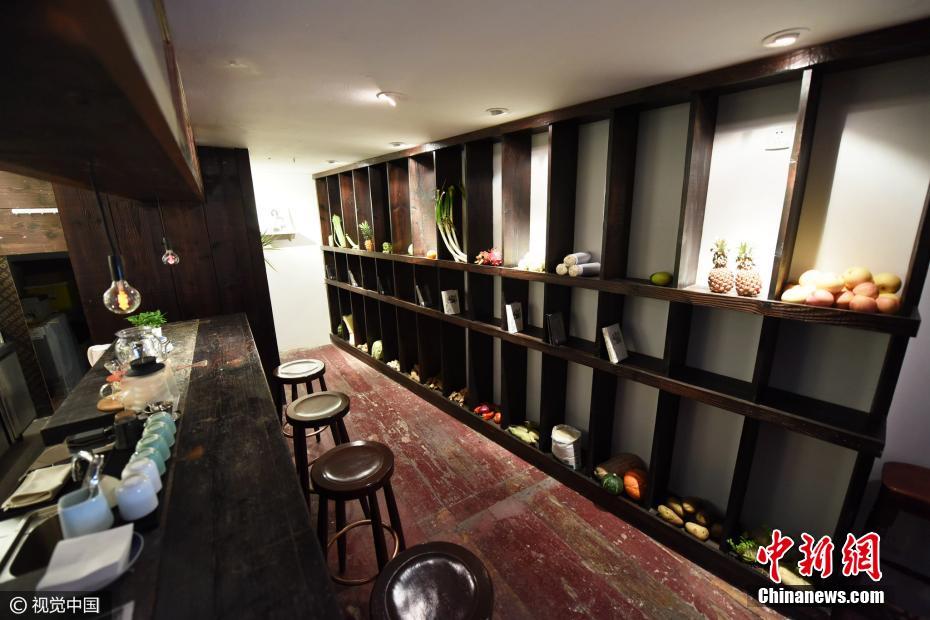 杭州現“奇葩”書店 擺滿果蔬只賣2本書