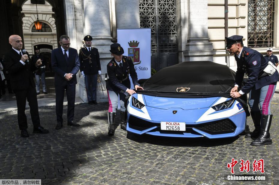 壕氣沖天！意大利警察局獲贈蘭博基尼警車