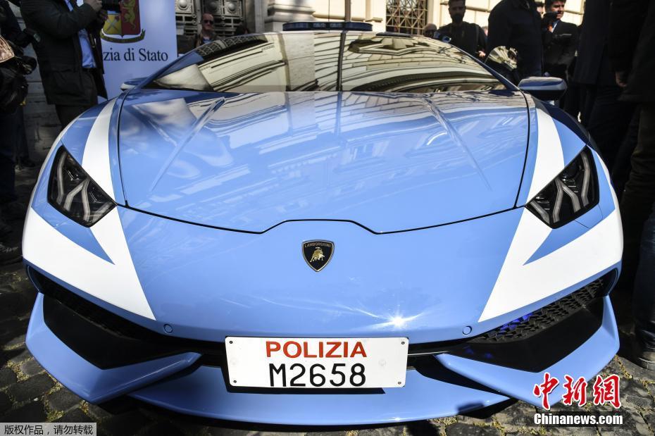 壕氣沖天！意大利警察局獲贈蘭博基尼警車