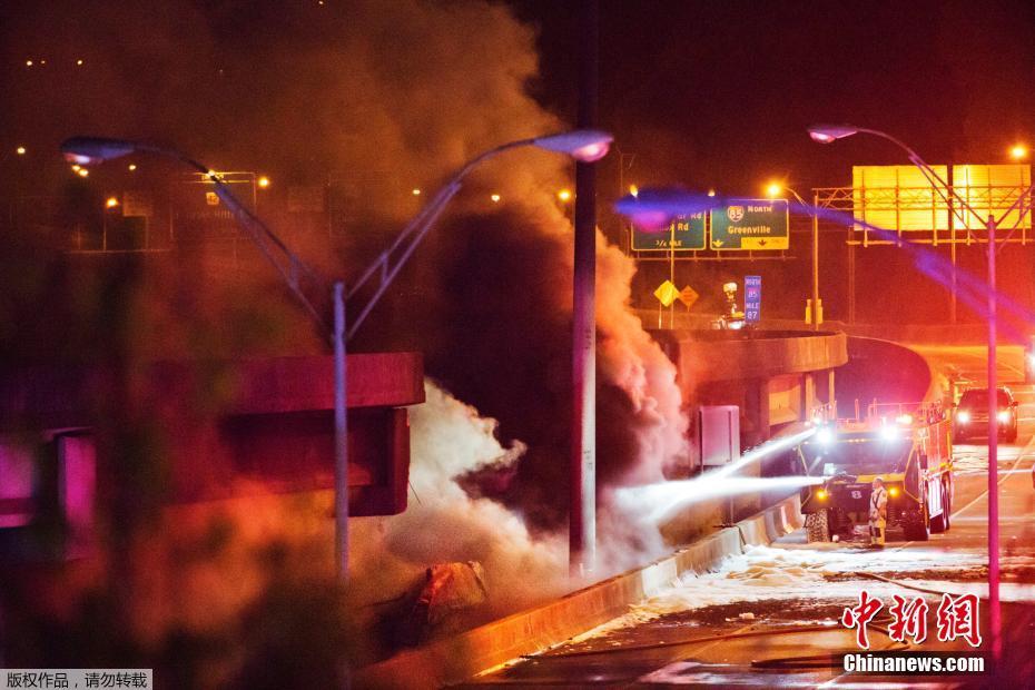 美國洲際公路立交橋發生大火坍塌