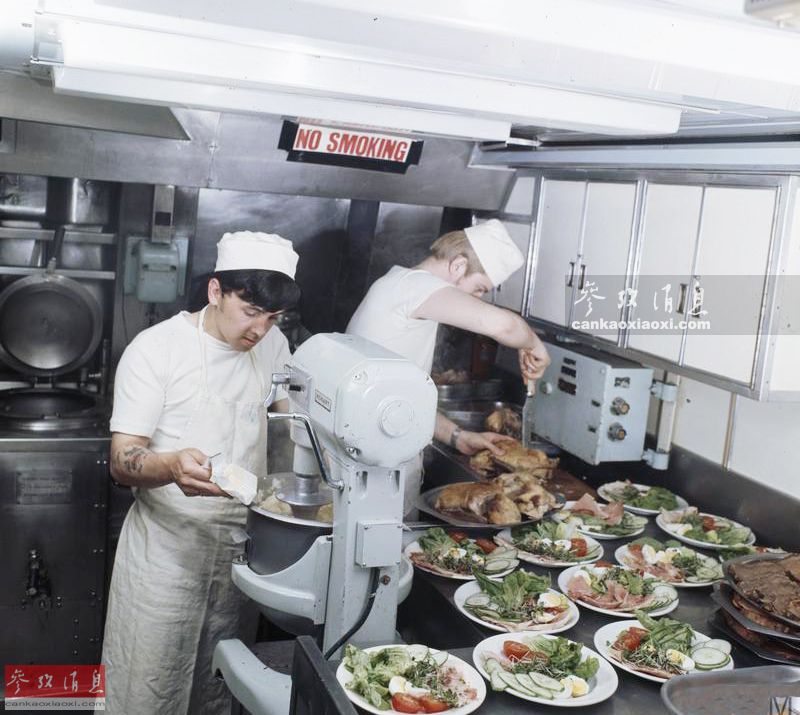 中美法PK潛艇伙食：中國可海底包餃子