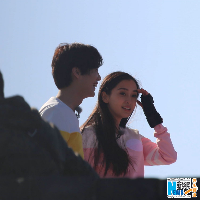 路人拍攝Angelababy跑男路透照 網友留言高糊也可愛