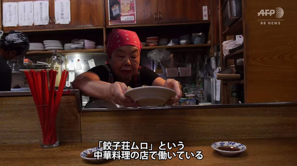 82歲奶奶蹦迪打碟 70歲開始學(xué)習(xí)打碟實現(xiàn)童年夢想