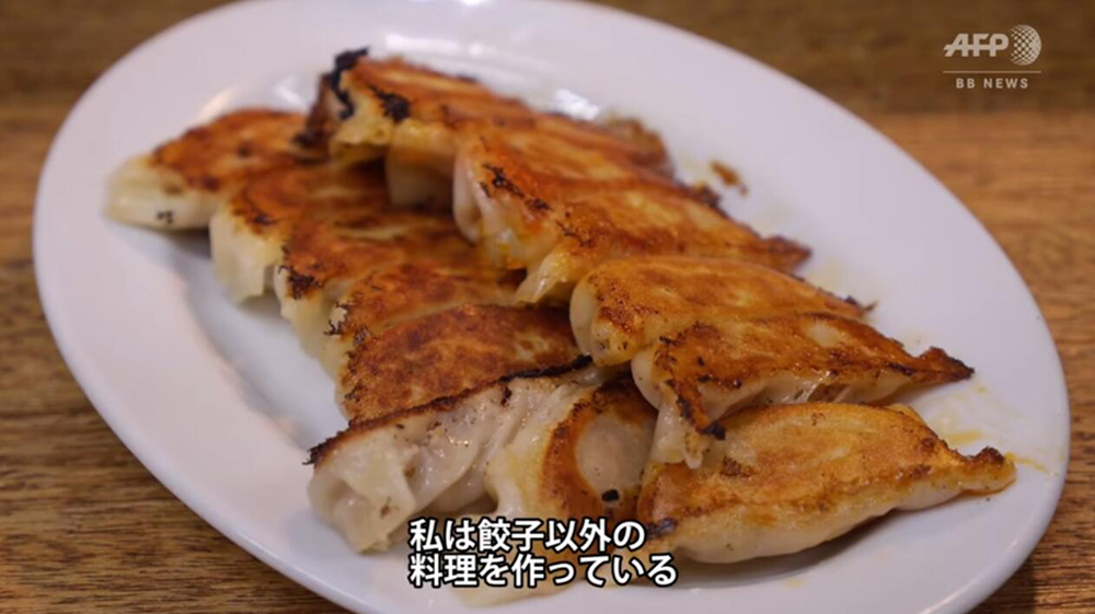 82歲奶奶蹦迪打碟 70歲開始學(xué)習(xí)打碟實(shí)現(xiàn)童年夢想