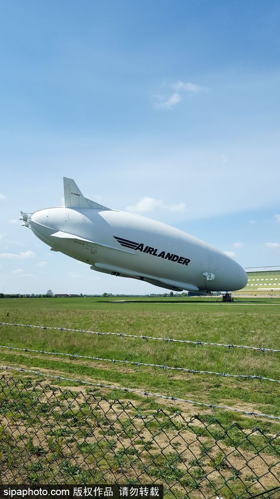 全球最大飛行器Airlander 10準(zhǔn)備起航 再次跳起“電臀舞”