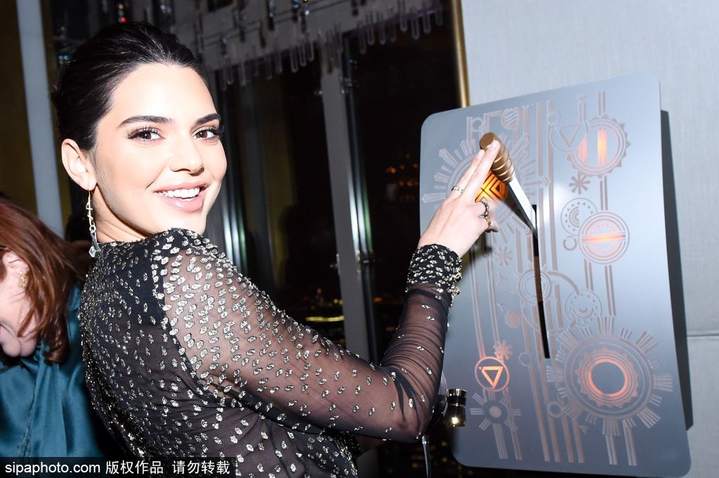 你“肯豆”又調皮了！ 瞪眼嘟嘟嘴滿臉俏皮