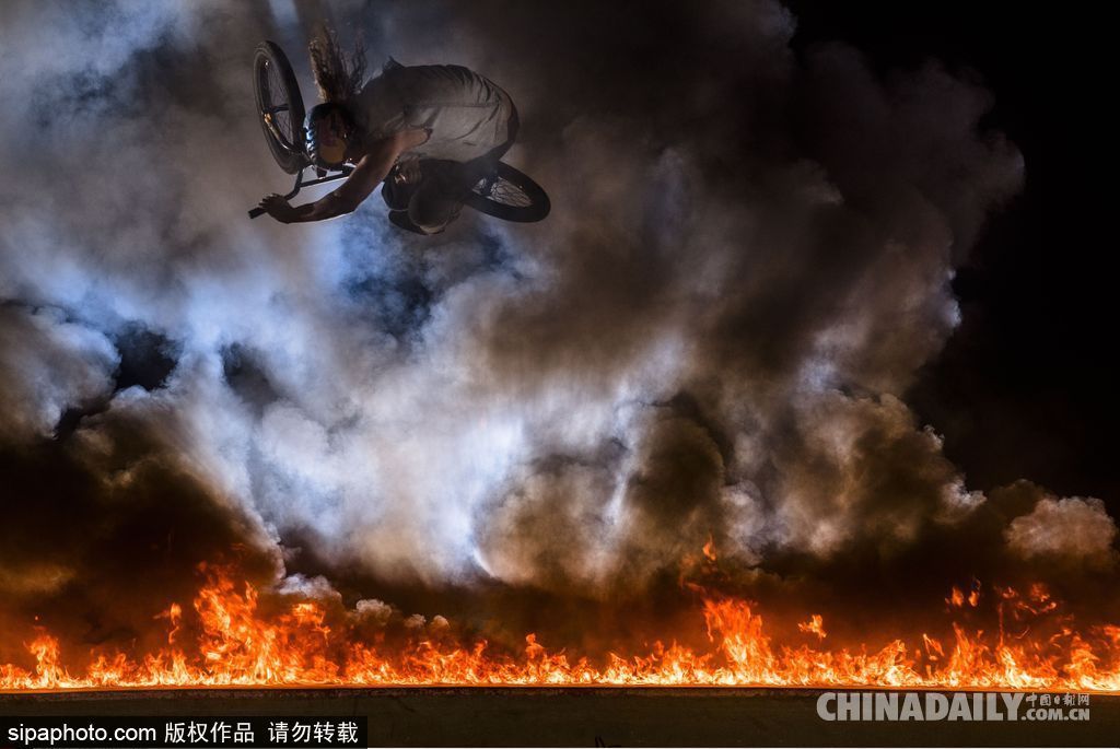 原來可以這么玩！盤點全球各地運動牛人挑戰極限的高能瞬間