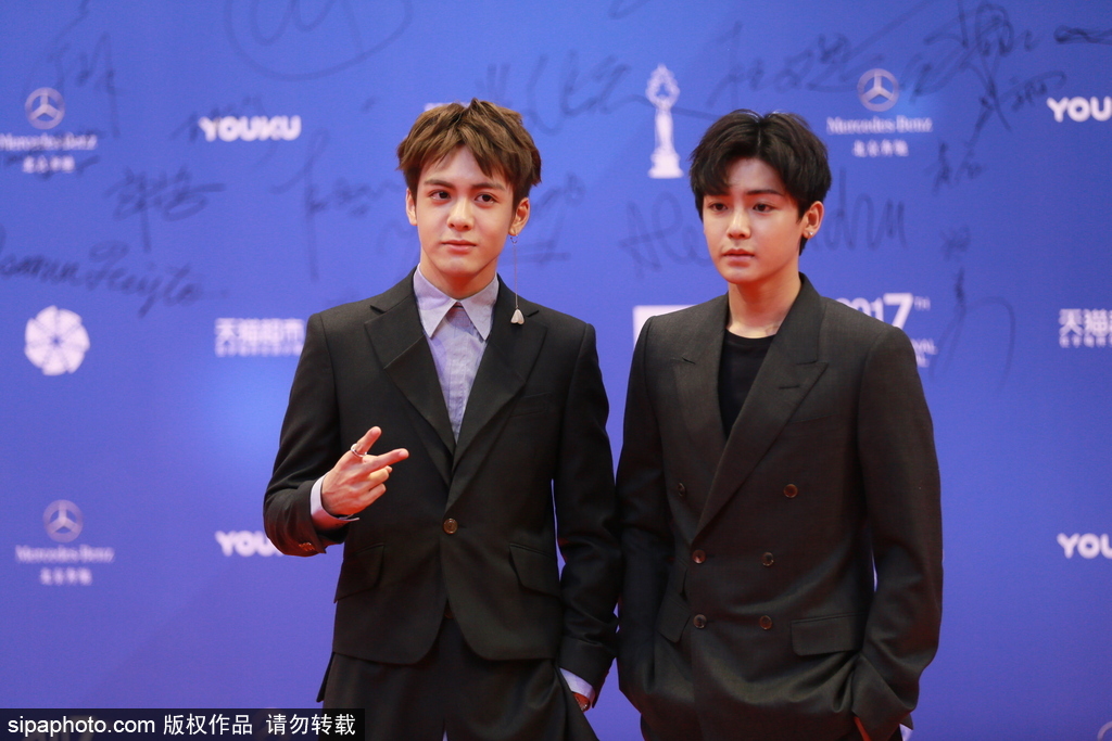 第七屆北京電影節：莫妮卡·貝魯奇性感現身閉幕式紅毯 林志玲、蔣雯麗、殷桃同場爭艷