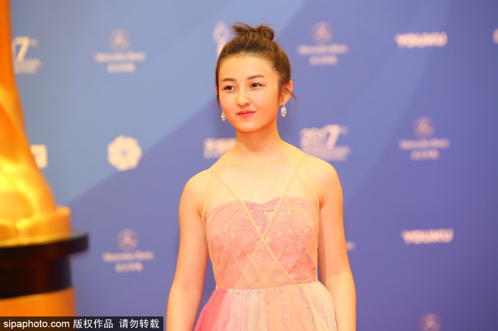 第七屆北京電影節：莫妮卡·貝魯奇性感現身閉幕式紅毯 林志玲、蔣雯麗、殷桃同場爭艷