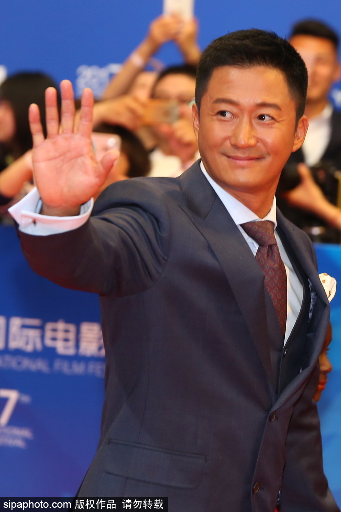 第七屆北京電影節：莫妮卡·貝魯奇性感現身閉幕式紅毯 林志玲、蔣雯麗、殷桃同場爭艷