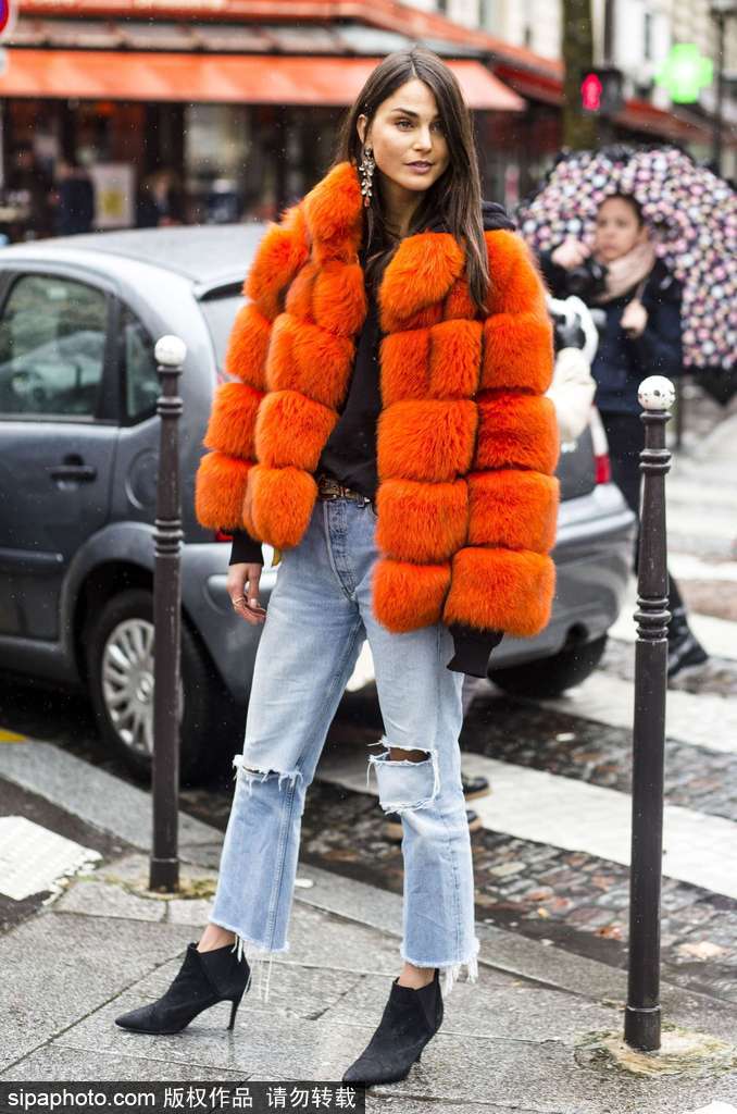 給春天一點(diǎn)顏色看看...盤點(diǎn)街拍中耀眼的一抹橙