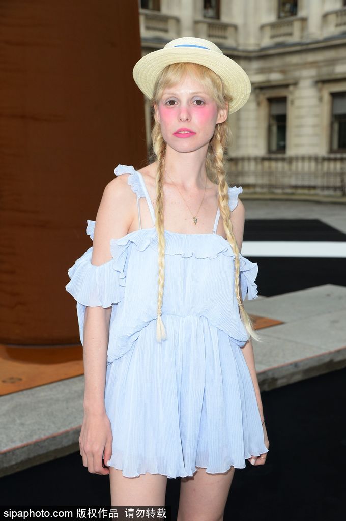 誰說雙麻花辮是村姑？！只是你打開方式不對(duì)