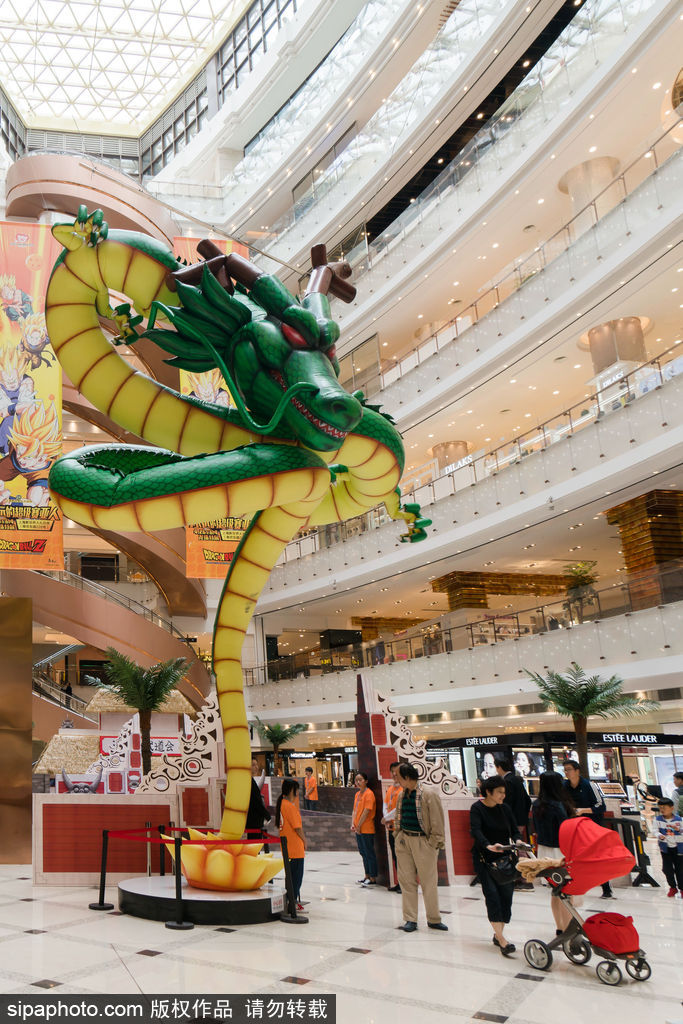 十米高“神龍”現(xiàn)身上海 “龍珠”特展 還原“天下第一武道會(huì)”