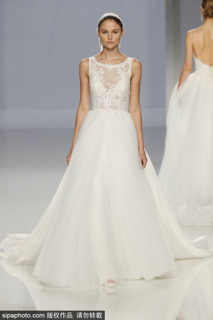 2018巴塞羅那婚紗周開走 純白婚紗唯美優雅