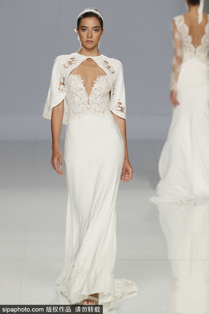 2018巴塞羅那婚紗周開(kāi)走 純白婚紗唯美優(yōu)雅