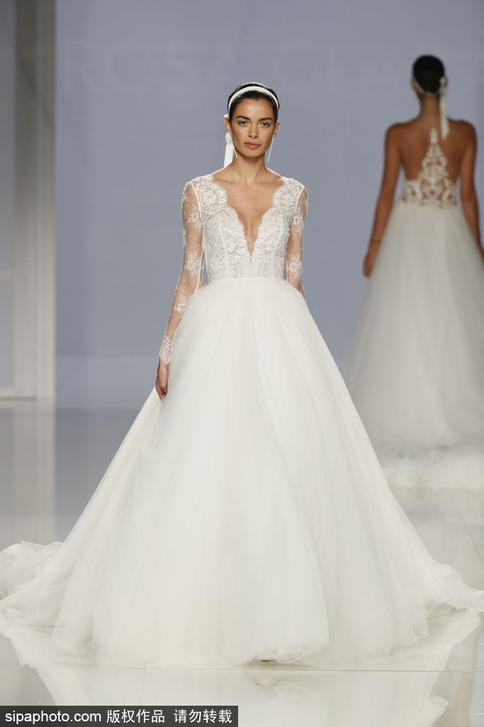 2018巴塞羅那婚紗周開走 純白婚紗唯美優雅